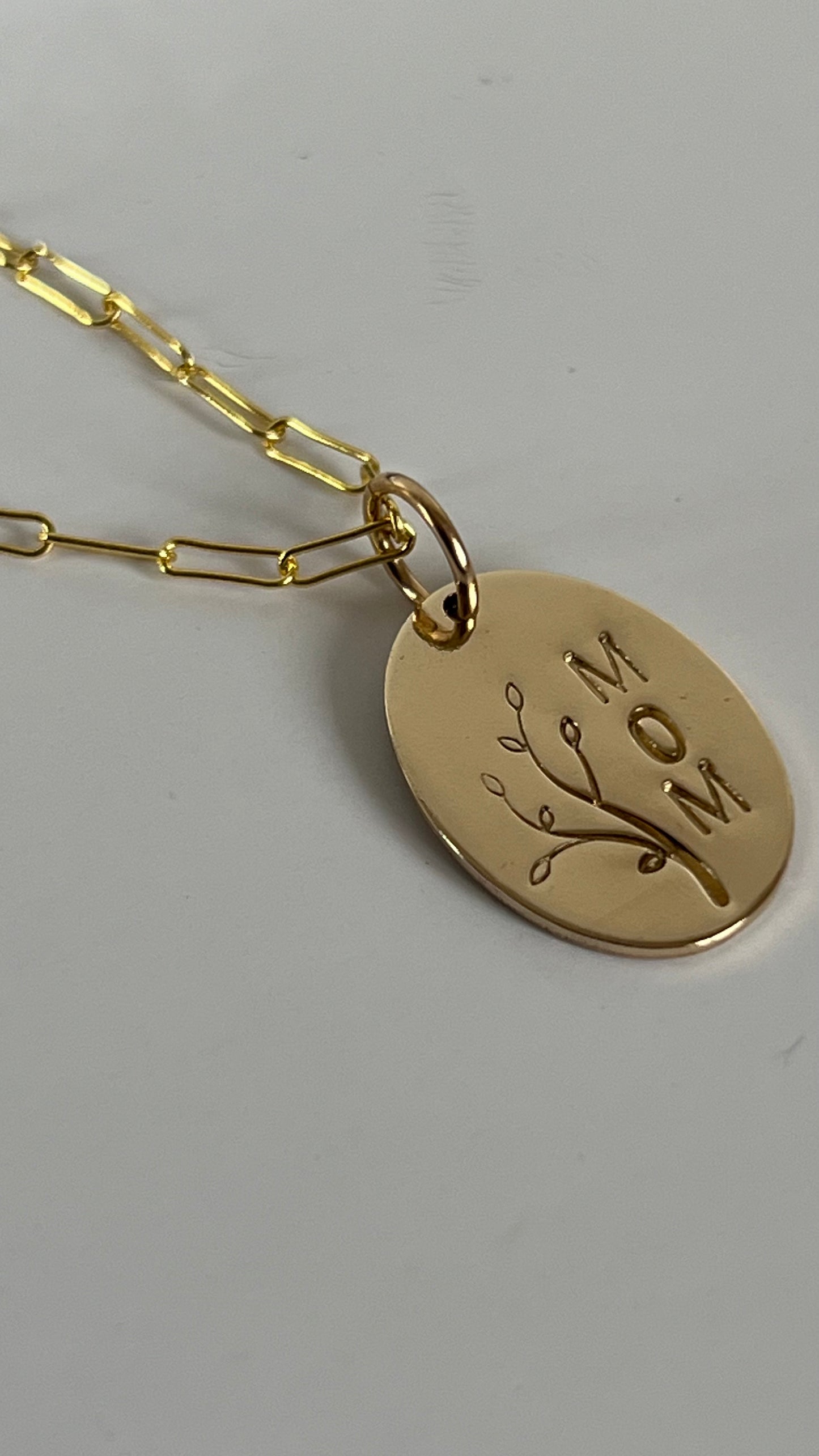 Mom Oval Necklace